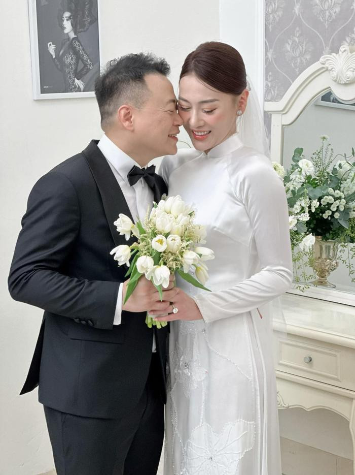 Shark Bình và Phương Oanh trước đó đã đăng ký kết hôn và trở thành vợ chồng hợp pháp từ ngày 15/6 vừa qua