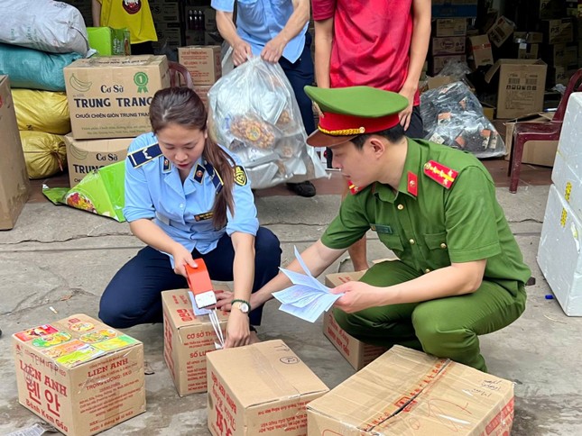 Công an Bắc Giang thu giữ tang vật liên quan vụ việc. Ảnh: Công an tỉnh Bắc Giang