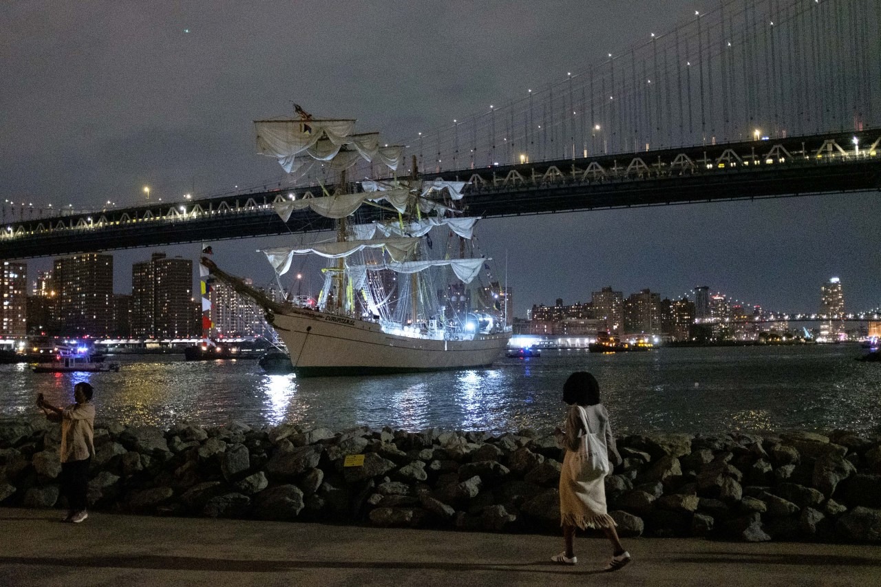 Tàu của Hải quân Mexico đã đâm vào tàu Brooklyn vào tối 17/5 (theo giờ địa phương)
