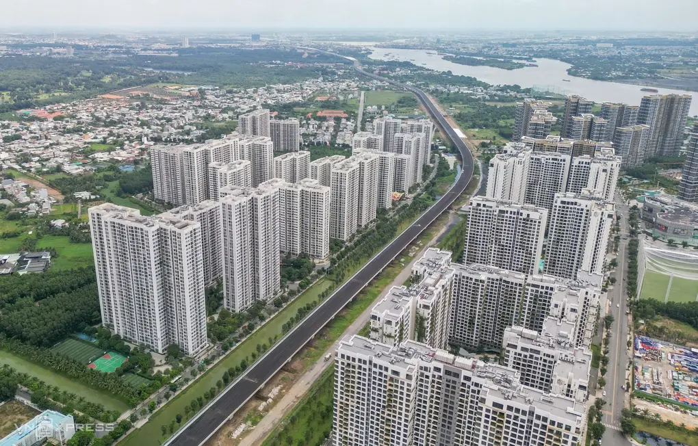 Bất động sản khu Đông TP HCM với các dự án chung cư, đất nền, nhà phố. Ảnh: Quỳnh Trần
