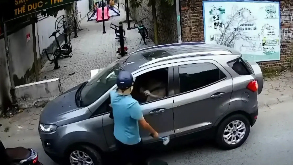 Vụ người đàn ông bị sát hại trên ô tô: Người bán thịt đã cố ngăn cản khi nghi phạm lấy con dao