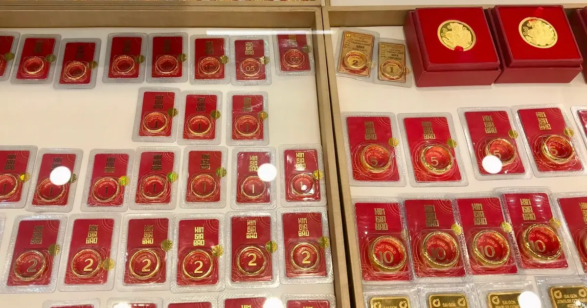 Giá vàng tiếp tục giảm