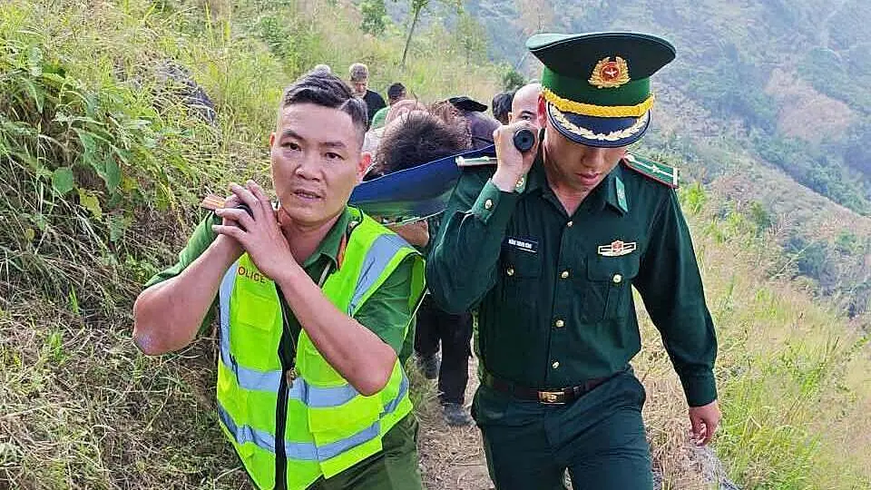 Nam thanh niên sống sót sau khi lăn xuống vực sâu 100 m ở Lũng Cú