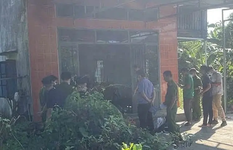 Căn nhà xảy ra vụ cháy khiến 2 cha con tử vong. Ảnh: Người dân cung cấp