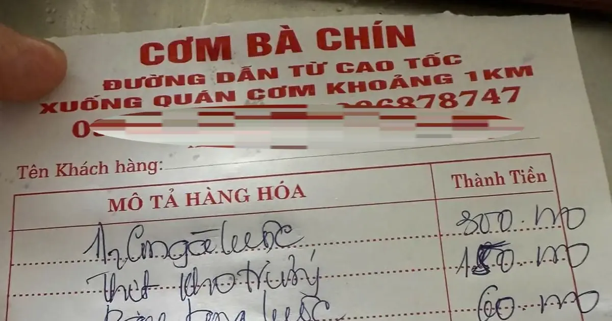 Ghé quán cơm bình dân, tài xế bức xúc vì nửa con gà giá 300.000 đồng