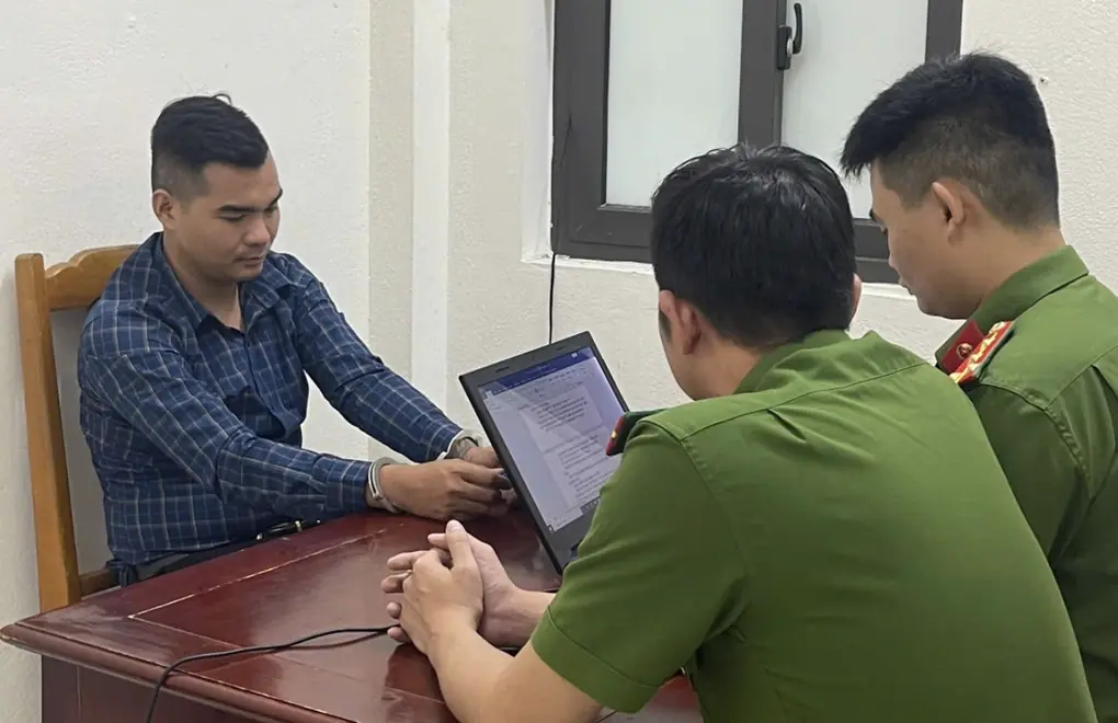Bùi Văn Quyến tại cơ quan điều tra. Ảnh: Lam Sơn