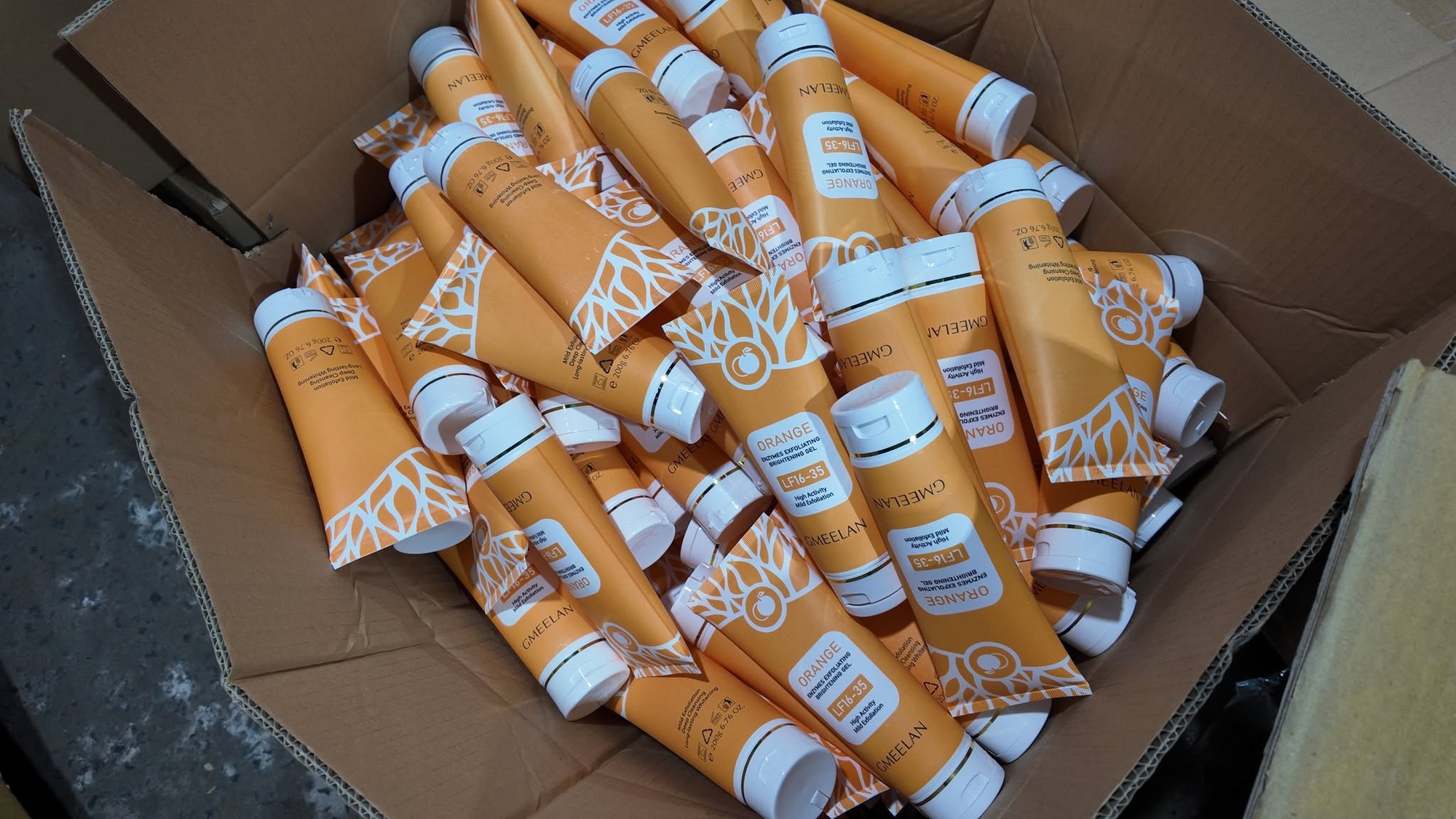 Phá đường dây sản xuất, buôn bán mỹ phẩm giả nhãn hiệu Vichy, My Gold Korea Red Ginseng quy mô lớn tại TP.HCM - Ảnh 4.