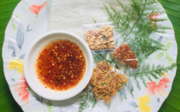 Thưởng thức bánh tráng me Tây Ninh: Món đặc sản dân dã