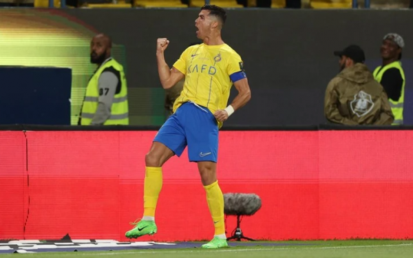 Ronaldo lập siêu phẩm trong ngày Al Nassr vào chung kết