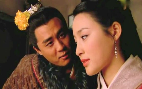 Trích đoạn phim Thủy Hử: Phan Kim Liên đã quyến rũ Tây Môn Khánh như thế nào?
