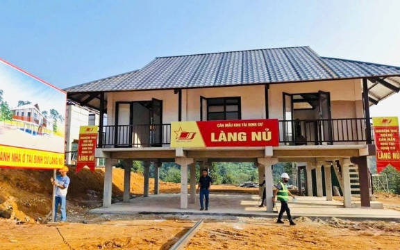 Lào Cai: Những ngôi nhà mới đầu tiên của người dân thôn Làng Nủ đã hình thành