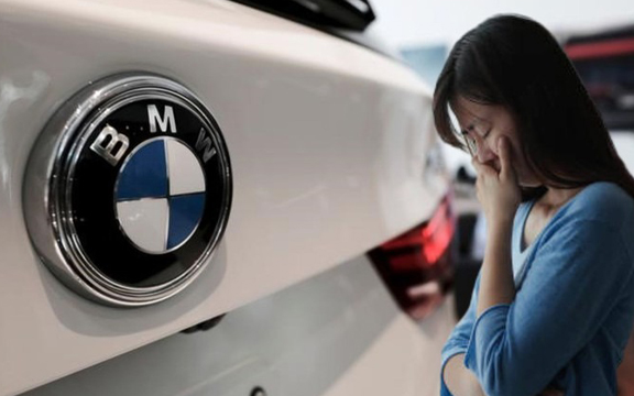 Đặt cọc gần 200 triệu đồng mua BMW nhưng 8 năm sau mới nhớ ra, người phụ nữ đến mua xe thì cửa hàng phản hồi: 