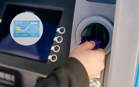 Khách hàng rút tiền tại cây ATM cần chú ý: Phát hiện những dấu hiệu này phải lập tức ngừng giao dịch, khóa thẻ