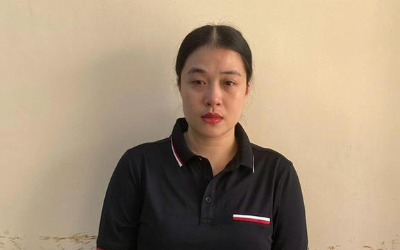 Nữ tài xế xe Mercedes khai lý do đạp nhầm chân ga, tông 10 xe máy khiến một cô gái tử vong