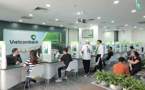Vietcombank thông báo dừng toàn bộ giao dịch thẻ với những khách hàng sau