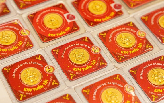 Giá vàng hôm nay 23/4: Rơi không phanh từ đỉnh cao nhất lịch sử