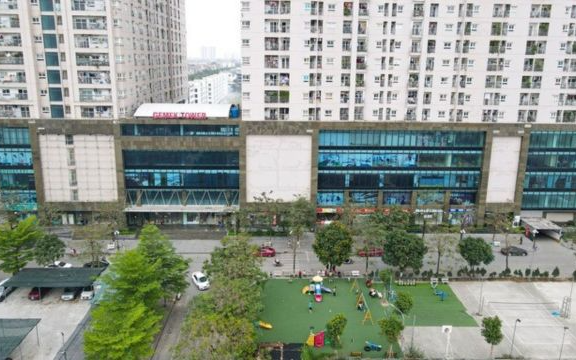 Bé 4 tuổi ném cọc tiền 500 nghìn đồng của bố mẹ qua ban công chung cư ở Hà Nội, cái kết bất ngờ