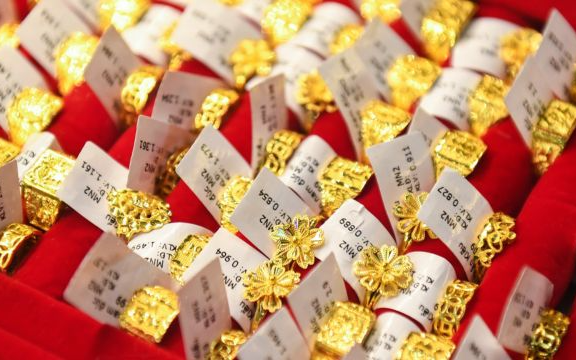 Giá vàng hôm nay 9/5/2025: Thế giới rơi nhanh, SJC giảm gần 2 triệu đồng/lượng