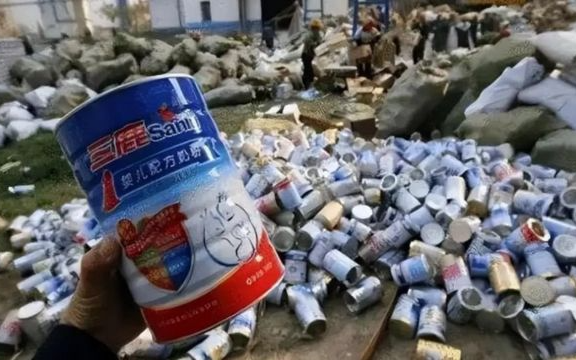 300.000 trẻ bị hỏng thận vì sữa giả
