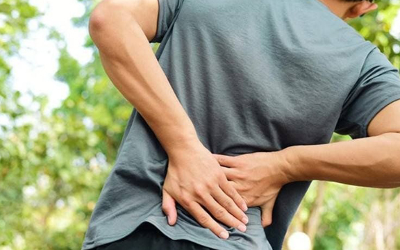 Chàng trai 20 tuổi bị đau lưng suốt 10 ngày, đi khám tại Bệnh viện Bạch Mai phát hiện UT đã di căn khắp cơ thể