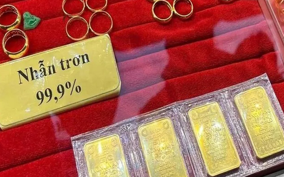 Người mua vàng lỗ nặng