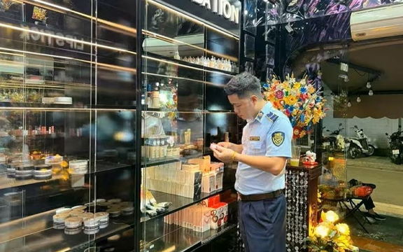 Chủ thương hiệu trang điểm nổi tiếng Hà Nội bán mỹ phẩm nhập lậu