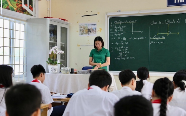 Lương giáo viên được xếp cao nhất hệ thống và không cấm dạy thêm từ năm 2026