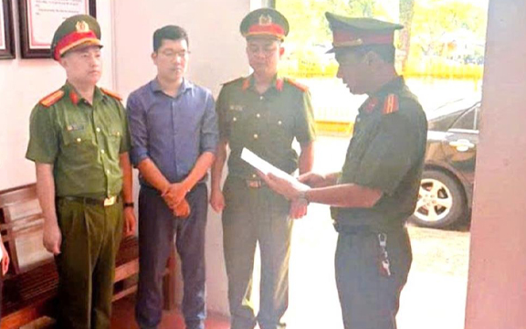 Kế toán trường cấp 2 thu BHYT của 523 học sinh tổng cộn gần 500 triệu đồng, nhưng chỉ nộp 200 em, còn lại giữ tiêu xài