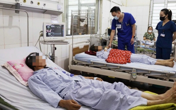 Rùng mình lời kể của cặp vợ chồng bị sét đánh khi đang làm việc