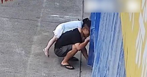 Ngày nào cũng thấy vợ đưa con đi học, 5 năm sau chồng nhận tin "rợn người": Bé chưa đến lớp dù chỉ 1 ngày