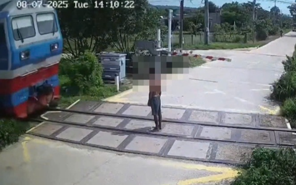Danh tính người đàn ông đứng giữa đường sắt bị tàu tông tử vong ở Lâm Đồng