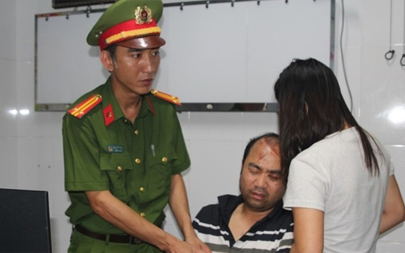 Công an thông tin chính thức: Tài xế vụ ôtô rơi xuống sông ở Nghệ An làm 3 người chết vẫn còn sống, người này bị tạm giữ