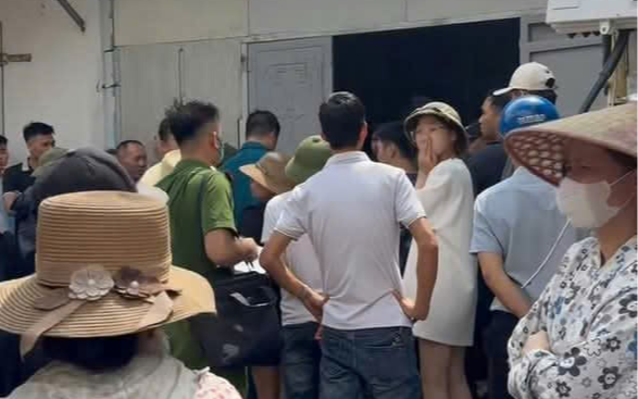 Hưng Yên: Đau lòng khi phát hiện thi thể cháu nhỏ dưới ao, qua kiểm tra lại thấy 1 bé khác tử vong trong phòng trọ