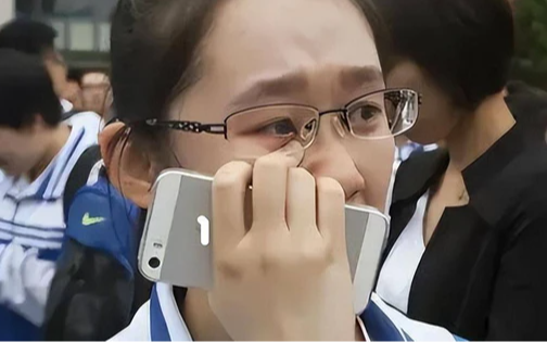 Thi đỗ ĐH danh tiếng, nữ sinh nhập học được 2 tháng thì nhà trường thông báo: "Em không đủ điều kiện học ở đây"