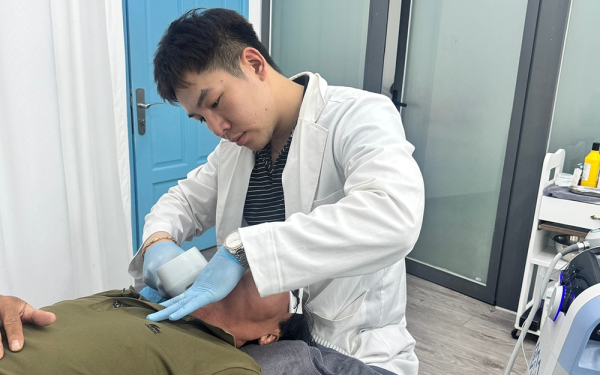 Bác sĩ giả lập phòng khám ‘lụi’ ở TPHCM, chưa đầy nửa năm lừa hơn 17 tỷ đồng Bác sĩ giả lập phòng khám ‘lụi’ ở TPHCM, chưa đầy nửa năm lừa hơn 17 tỷ đồng
