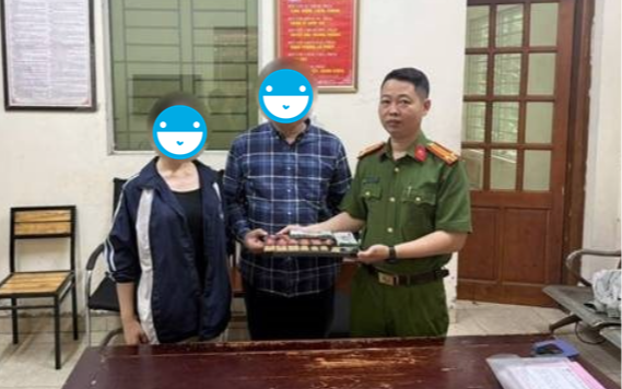 Phát hiện con gái 18 tuổi có 130 triệu đồng và 18 chỉ vàng, người đàn ông vội báo công an Phát hiện con gái 18 tuổi có 130 triệu đồng và 18 chỉ vàng, người đàn ông vội báo công an