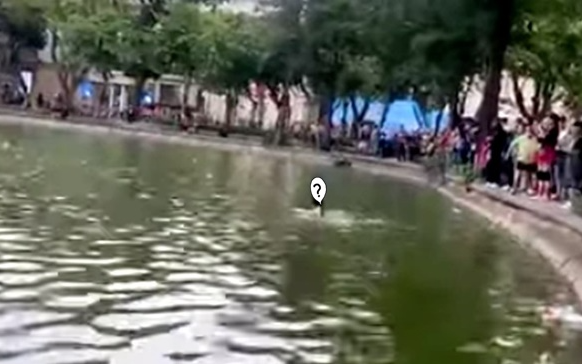 Xôn xao clip cô gái không mặc quần áo, nghi đuối nước ở hồ Hoàn Kiếm Xôn xao clip cô gái không mặc quần áo, nghi đuối nước ở hồ Hoàn Kiếm