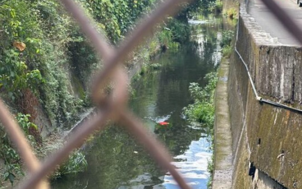 Phát hiện thi thể bé sơ sinh trong mương nước, mẹ ruột 25 tuổi bị bắt tại ký túc xá: Lời khai gây phẫn nộ Phát hiện thi thể bé sơ sinh trong mương nước, mẹ ruột 25 tuổi bị bắt tại ký túc xá: Lời khai gây phẫn nộ