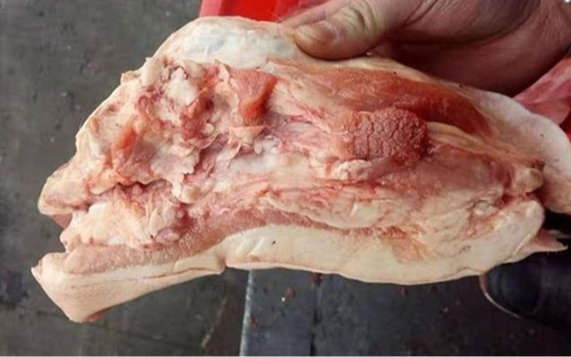 3 phần thịt lợn chứa đầy độc tố và vi khuẩn, rẻ mấy cũng chớ dại mua! 3 phần thịt lợn chứa đầy độc tố và vi khuẩn, rẻ mấy cũng chớ dại mua!