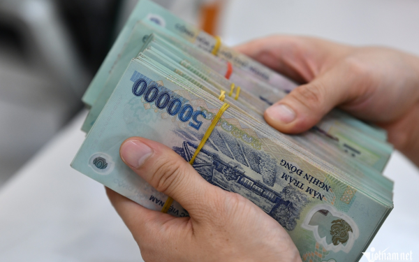 Tiền thưởng Tết, tháng lương thứ 13 sẽ tính thuế thu nhập cá nhân thế nào? Tiền thưởng Tết, tháng lương thứ 13 sẽ tính thuế thu nhập cá nhân thế nào?