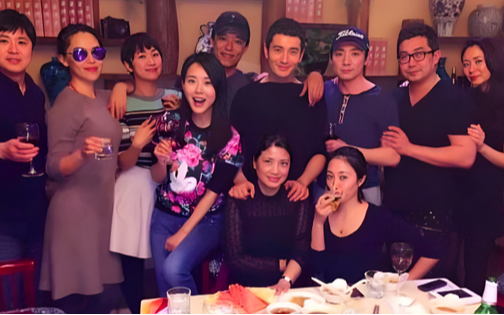 Đi họp lớp tranh thanh toán hóa đơn 211 triệu: Về đến nhà, cô gái đơ người vì 1 cảnh tượng, thề không có lần sau Đi họp lớp tranh thanh toán hóa đơn 211 triệu: Về đến nhà, cô gái đơ người vì 1 cảnh tượng, thề không có lần sau