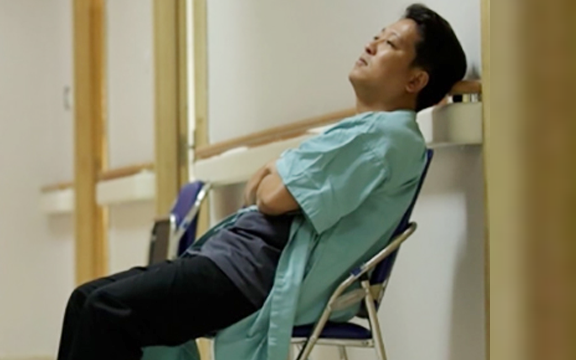 Trường Giang đưa vợ con đi Mỹ thì con đổ bệnh: "Có những lúc, đồng tiền là vô nghĩa" Trường Giang đưa vợ con đi Mỹ thì con đổ bệnh: "Có những lúc, đồng tiền là vô nghĩa"