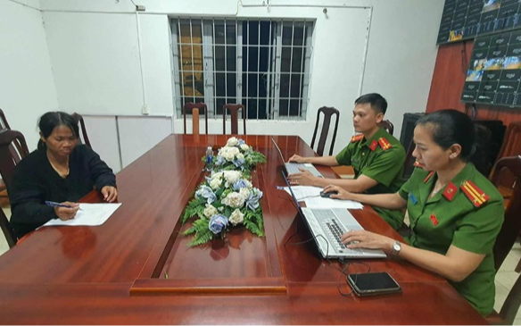 Người mẹ ném con trai 18 tháng tuổi xuống giếng sâu