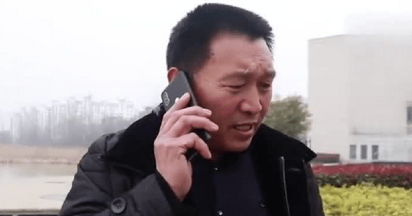 Vừa nhận 400 tỷ đồng đền bù đất, tài khoản của người đàn ông bị trừ sạch còn 0 đồng, giám đốc ngân hàng tuyên bố: "Tôi chỉ muốn tốt cho anh"