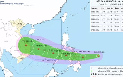 Bão số 13 cực kỳ nguy hiểm trên Biển Đông