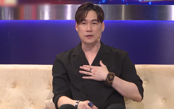 Khánh Phương lên tiếng sau khi bị cơ quan chức năng mời làm việc, nói gì về vụ bị lộ tin nhắn nhóm?