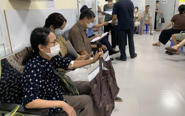 Chồng hút thuốc lá, vợ mắc ung thư phổi