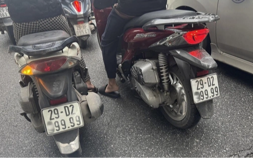 Thông tin bất ngờ vụ biển số xe "song sinh" 4 số 9 lưu thông trên phố Hà Nội