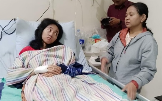 Hai chị em sống bên thi thể mẹ suốt 19 ngày