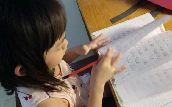 Từ 15/12/2025, cưỡng ép con học tập quá sức bị phạt tới 10 triệu đồng